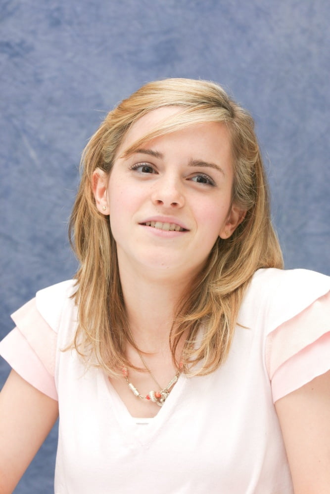 cg2yWIbO Emma Watson 1 20.jpg
